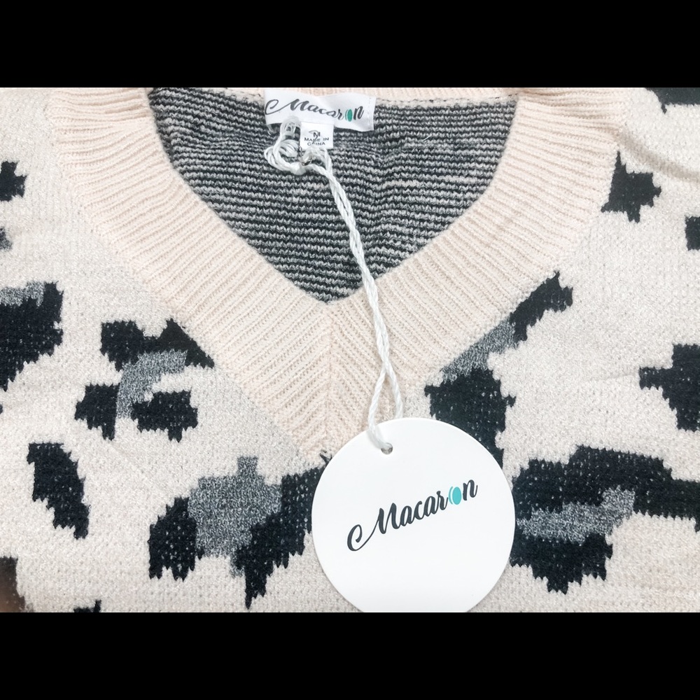 SMALL Oversized Leopard Sweater Charcoal - Picture 3 of 5